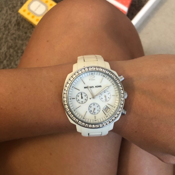Michael Kors white watch - Picture 1 of 3